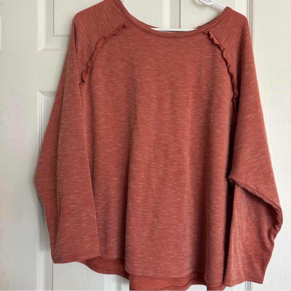 Women's Rust Long Sleeve Top, Size XL, Rounded Bottom, Ruffles - Picture 2 of 7